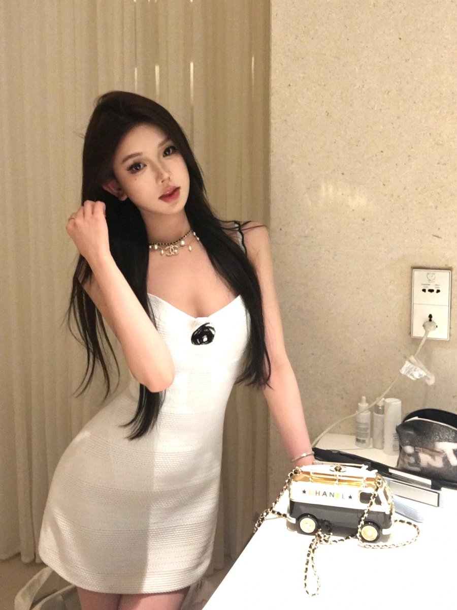 Jayky6668's tweet photo. Customers all say this outfit looks like what a wealthy young lady would wear https://t.co/phDJDeVzco