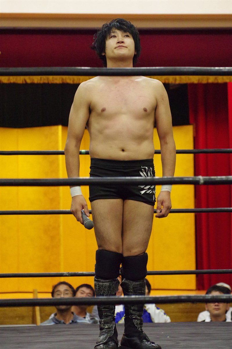 katorangerZZ's tweet photo. プロレス卒業から今日で丸10年。自分は有名な選手にはなれませんでしたが、周りの方々に恵まれとてもいいプロレス人生を送らせていただきました。プロレスを通して皆さんと出会えた事が自分の人生の最高の財産です。
本当にありがとうございました。 https://t.co/BUMtG4LHDT