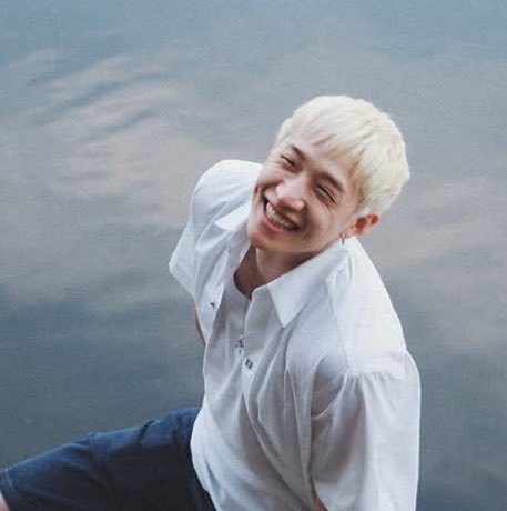 witch1vy's tweet photo. the smile that never changed 🙁 https://t.co/m8ekEC0XTP