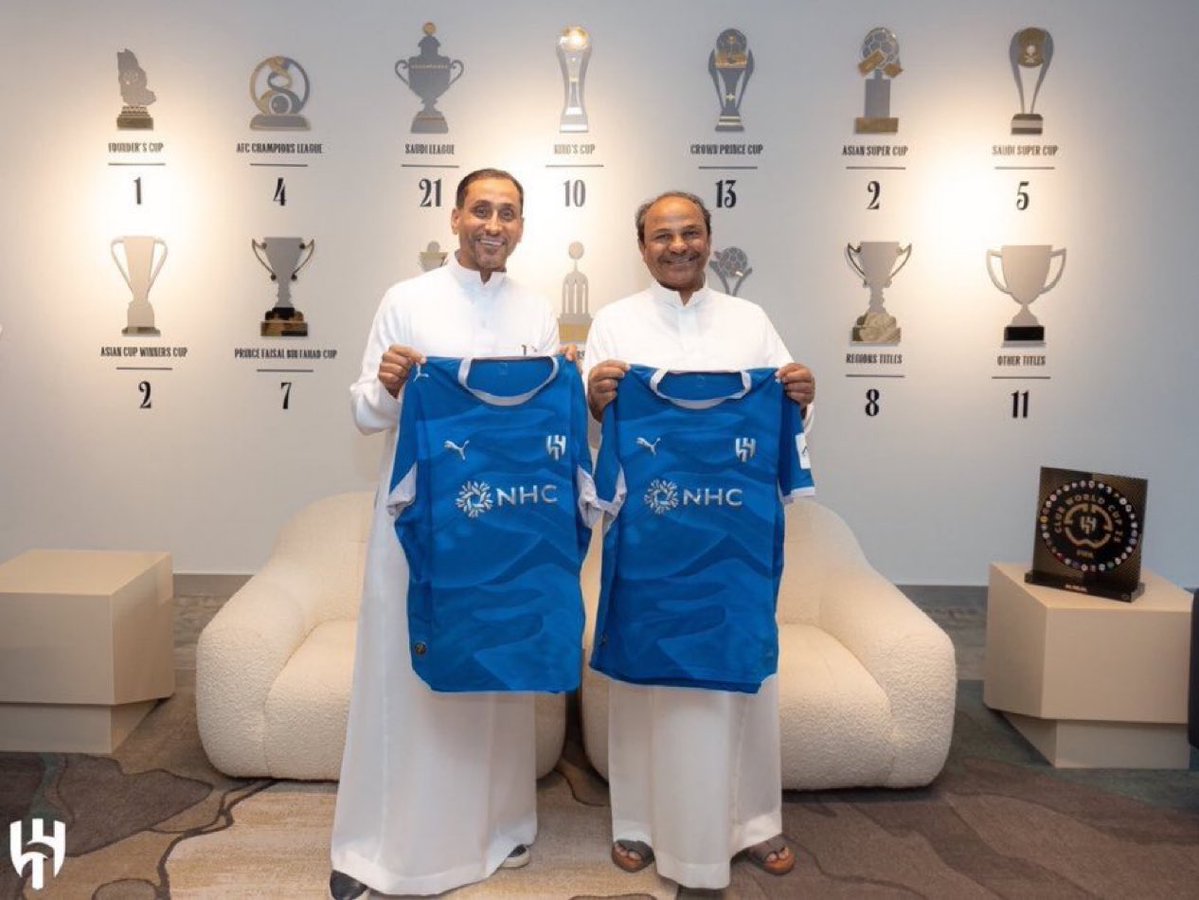 1SMi_'s tweet photo. 🚨🗣️ الأسطورة سامي الجابر عبر iG:

في الهلال، الأماكن تتغير، والأجيال تتعاقب، وتبقى الحكاية واحدة

حكاية نادٍ عشنا بين جدرانه أجمل العمر، حملنا شعاره، وفرحنا لانتصاراته 

وترك فينا من الذكريات ما لا تأخذه السنين💙 https://t.co/SNHzQp2WwY
