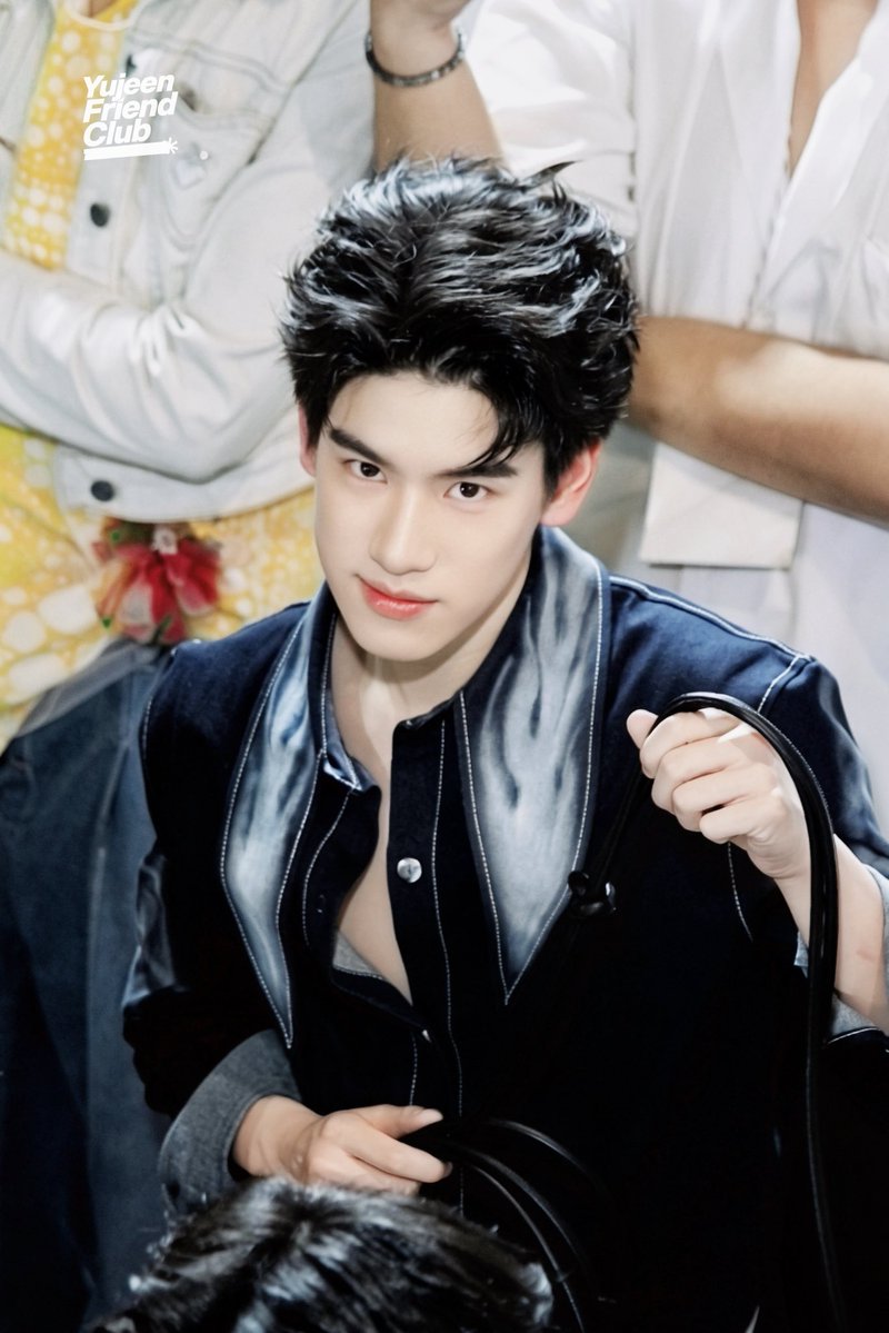 yujeenayp_fc's tweet photo. Some people wear the look. Yujeen owns it. 🔥

YUJEENYUGENE AT SIAM CENTER BIFW26

@ujeenayp_ #ujeenayp_

#SiamCenterBIFW2026xYUJEENYUGENE
#SiamCenterBIFW2026xYujeen https://t.co/keLXSp8QZT