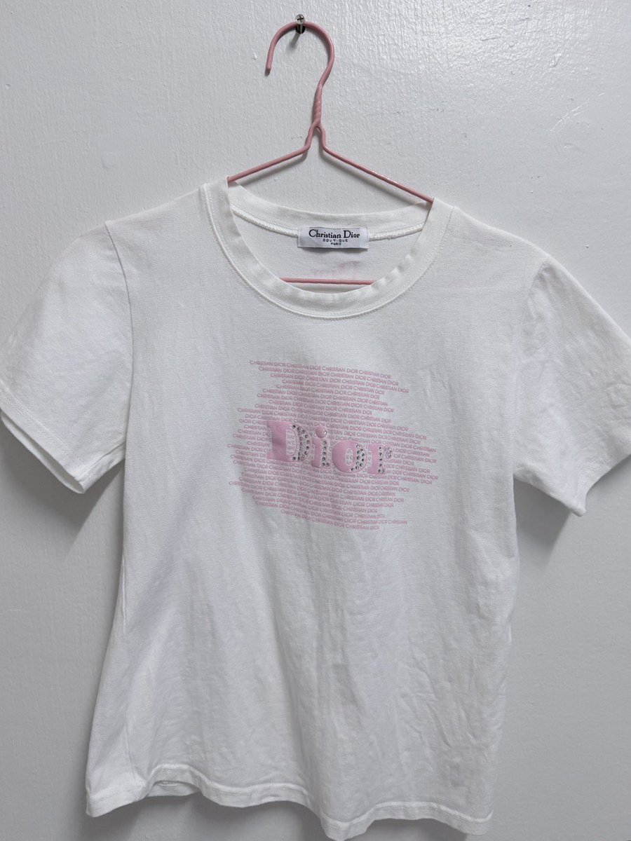 melodykittymiss's tweet photo. ♡︎ 𐬾 ฝากขาย🪽🎀 

เสื้อ Dior vintage ของแท้

อก 32 ยืดได้ ทรงผู้หญิง 

2599 รส (ราคาต่อรองกันได้นะคะ)

เพิ่มเติมแอดไลน์รูปสุดท้าย

#ส่งต่อdior #ส่งต่อแบรนด์เนม #ส่งต่อแบรนด์เนมมือสอง #แบรนด์เนมมือสอง #ส่งต่อกระเป๋า #เสื้อผ้ามือสอง #ส่งต่อรองเท้า https://t.co/NA8SeMWaM5