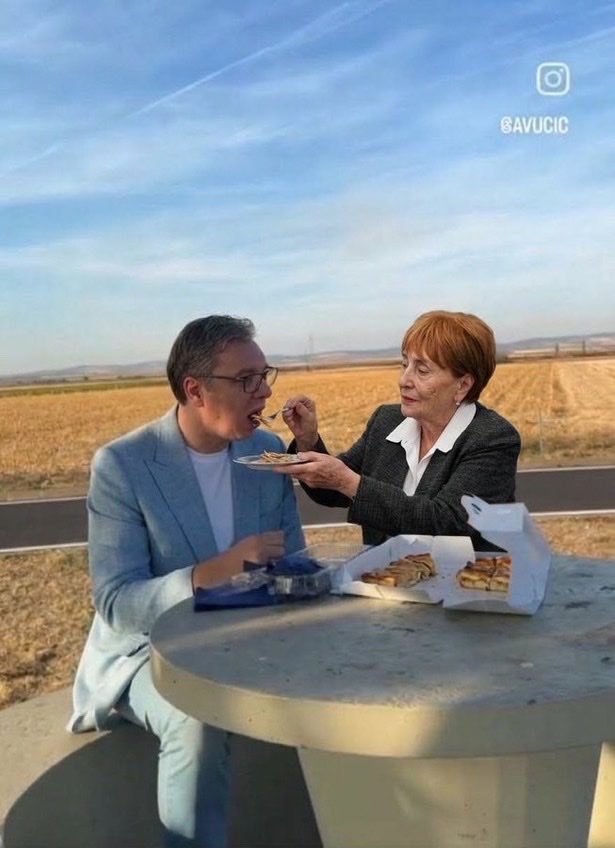 asomakumbrother's tweet photo. Ne mogu 😂🤣 https://t.co/Yu87GtAp7Z