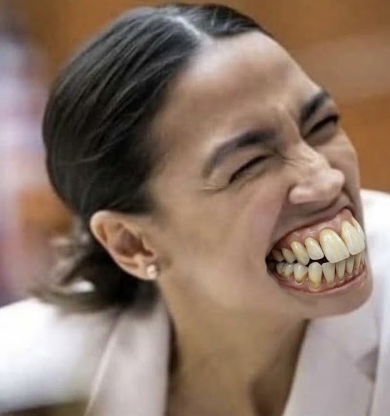 CharlesLagines1's tweet photo. Socialism, Hope &amp; Horse Teeth 2028😁🐴 https://t.co/wOMu480eKV