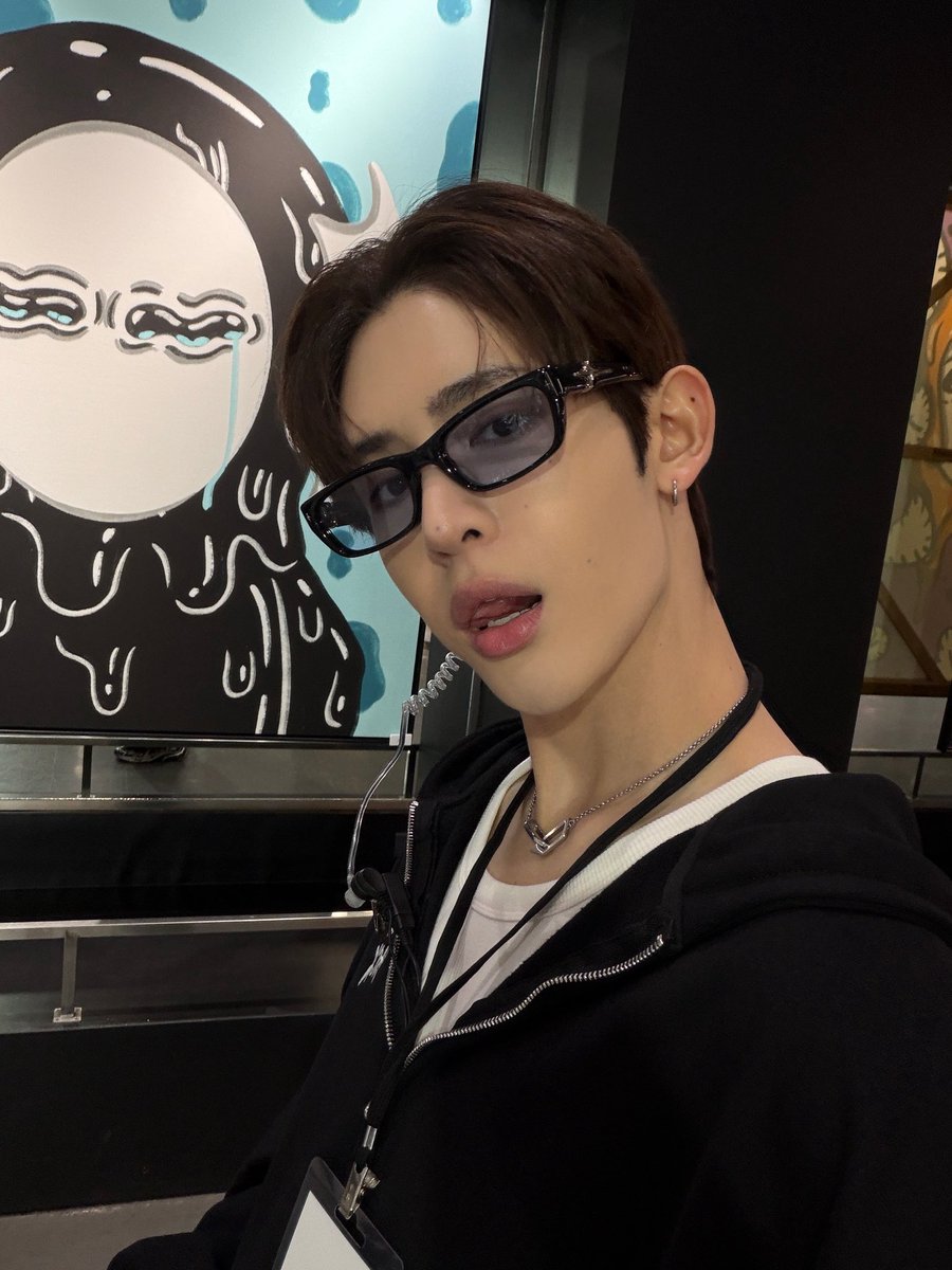 Jamessu_w's tweet photo. เวลาผ่านไปเร็วมากเลยเนอะแป๊บๆก็วันที่ 3 ละ
วันนี้ขอบคุณทุกคนมากๆเลยนะครับที่คอยให้กำลังใจและเข้าใจวันนี้อาจจะเกิดปัญหาหลายหลายอย่างขึ้น วิ่งทั่วงานเลยวันนี้แล้วเดี๋ยวพรุ่งนี้ก็วิ่งอีก กลับบ้านพักผ่อนกันเยอะๆนะครับ ขอบคุณที่มาหากันน้าา 🖤🎨

ISOLATED BLACK EXHIBITION 2 D3
#isolatedblvck2 
#JamesSu
