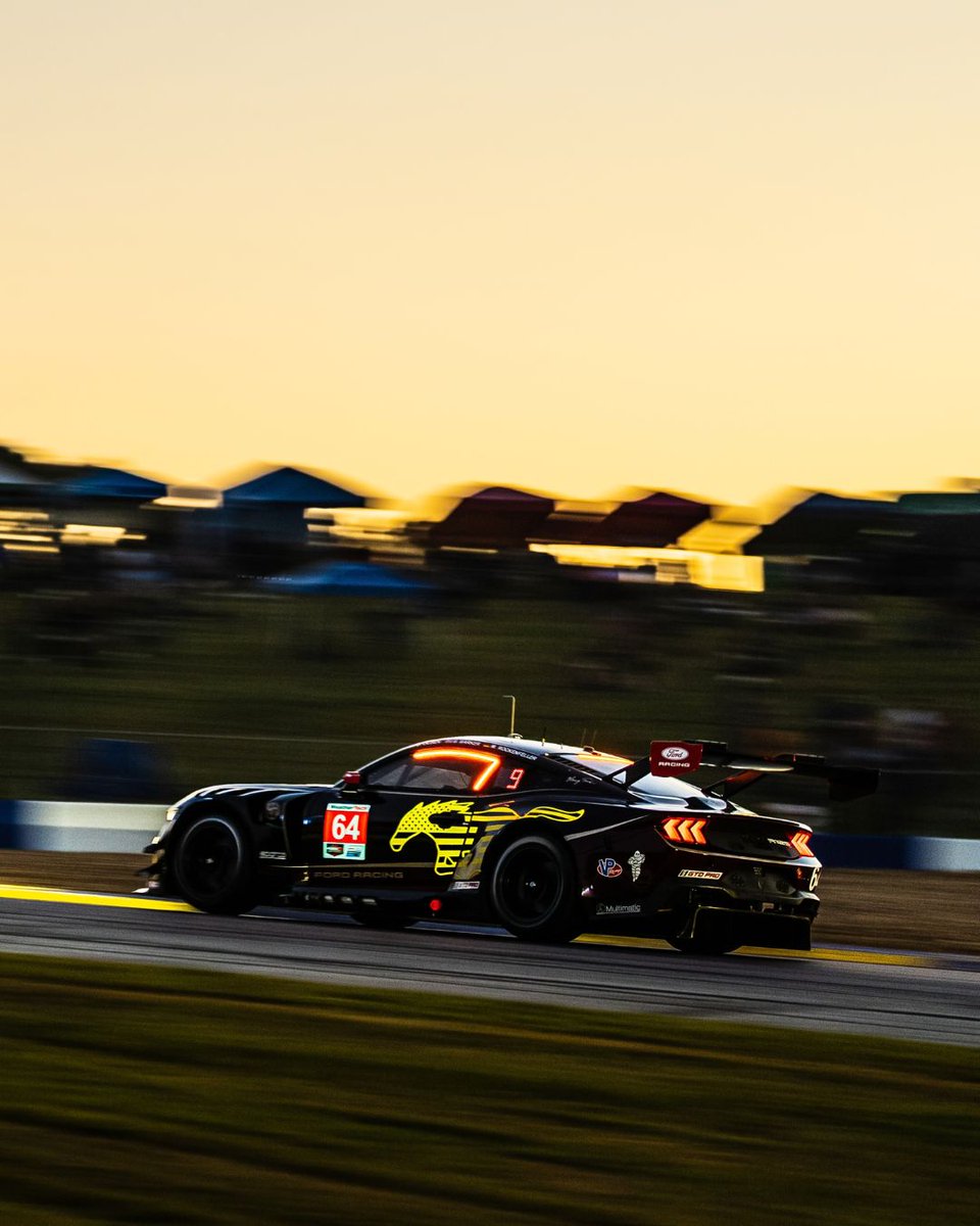 FordRacing's tweet photo. Full send for the final round!

#AmericasRaceTeam #FordRacing125 #MustangGT3 https://t.co/FVu2nKhF3T