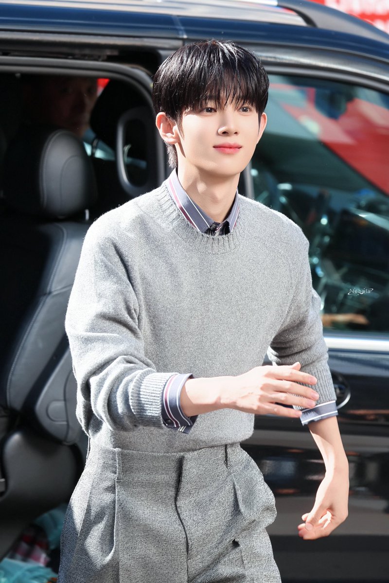 oriioree's tweet photo. 너미이쁨🫰🏻

#PARKSIWOOxLANVIN
#LANVINPFWSS27
#PARKSIWOO https://t.co/xmrD41v8VH