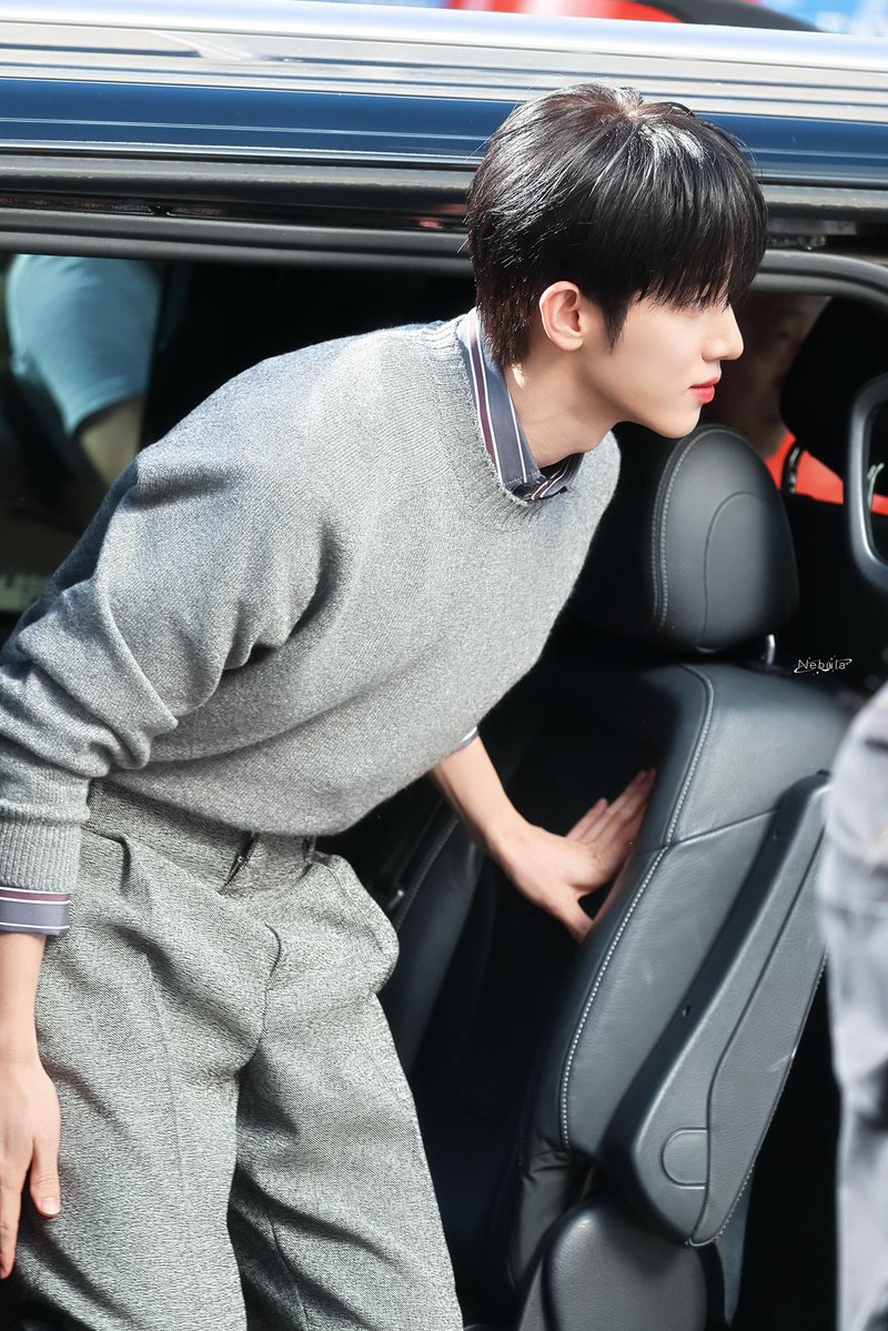 oriioree's tweet photo. 너미이쁨🫰🏻

#PARKSIWOOxLANVIN
#LANVINPFWSS27
#PARKSIWOO https://t.co/xmrD41v8VH