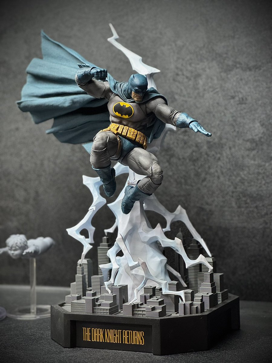 UniverseChew's tweet photo. Inart 1/12 Batman The Dark Knight Returns https://t.co/u7Gu6EDb53