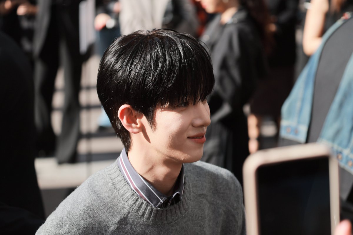 o3tmeo's tweet photo. 역시 시우야  쇼장에 서기만 해도 분위기가 최고야

PARK SIWOO AT LANVIN PFWSS27

#PARKSIWOOxLANVIN
#PARKSIWOO
#LANVINPFWSS27 https://t.co/w6Clwls6I9