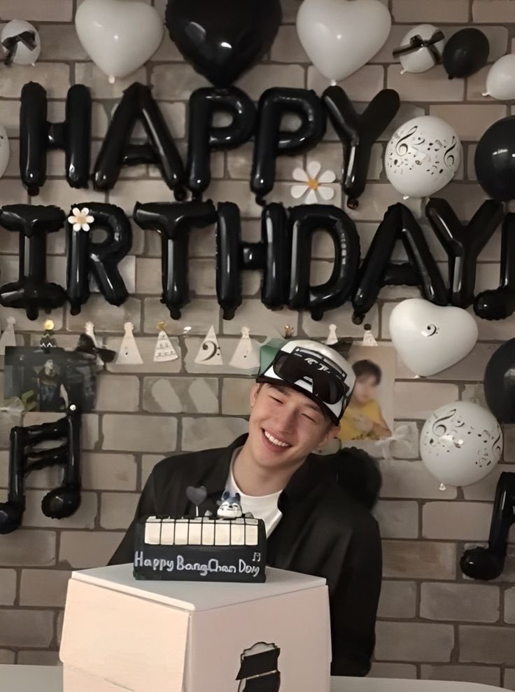 skzpopbase's tweet photo. Happy Birthday to our legendary producer, undeniable hit-maker and greatest leader of all time Bang Chan! 

Thank you for pouring your soul into every song you create, for leading Stray Kids with so much love and sincerity and for being the main reason of STAY’s happiest memories. I wish for you a life full of happiness, strength, peace and precious moments. Thank you for being born, we love you endlessly🤍

OUR GOLDEN ACE BANG CHAN
#스테이의_영원한_자부심_방찬
#BangChanEmpireOfTalent
#HappyBangChanDay