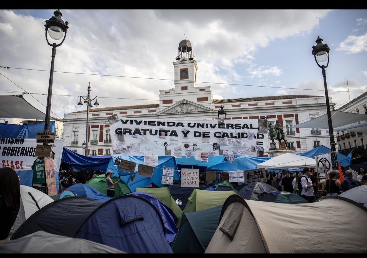 UGTCyL's tweet photo. 🛑 Rechazamos la caída de los decretos que iban a dar respuesta al grave problema de *acceso a la vivienda* que sufren miles de personas en nuestro país 

🗣️Animamos a la ciudadanía a salir a la calle para demostrar que el *derecho a una vivienda digna* no puede seguir esperando y exigir a las administraciones medidas urgentes y eficaces.