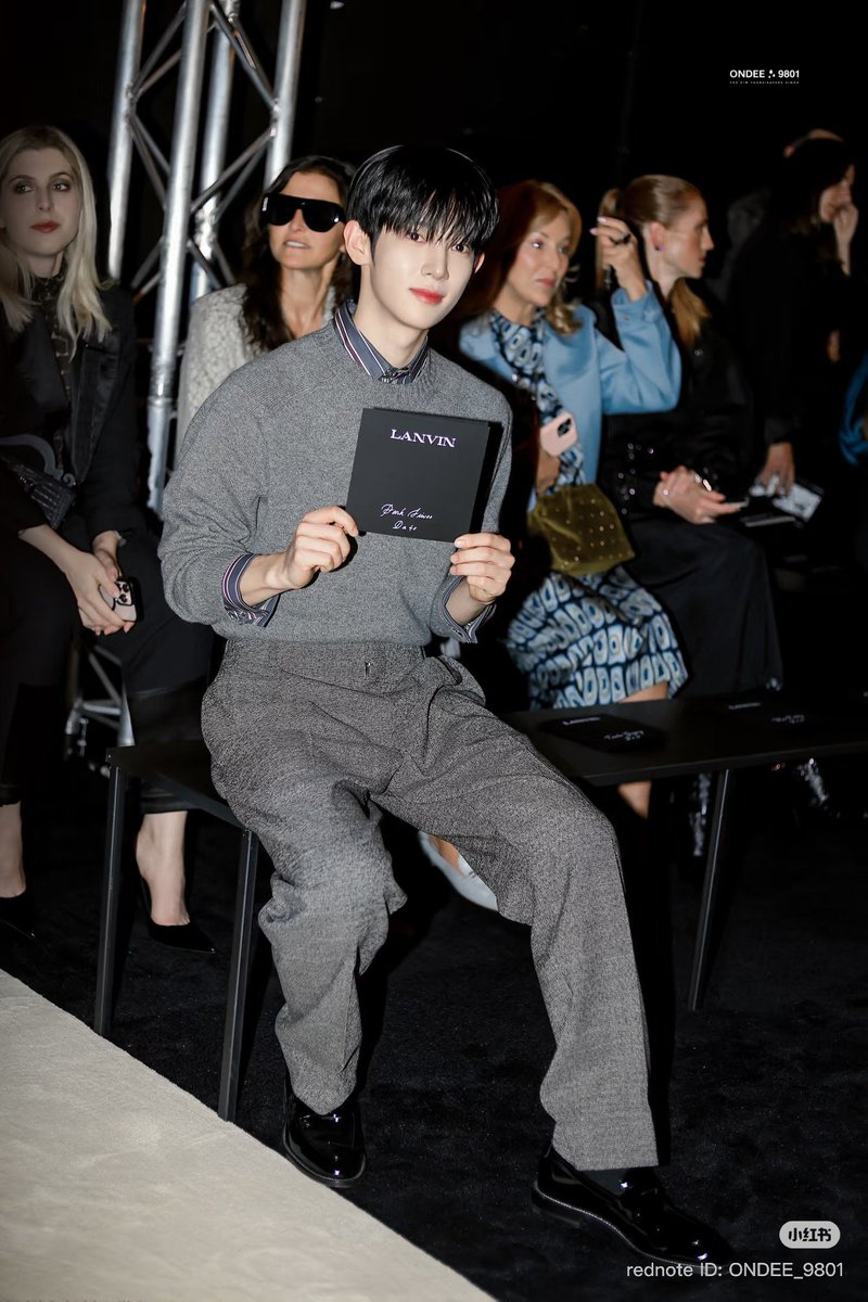 sohowwee's tweet photo. 파리패션위크 너무 좋아요

PARK SIWOO AT LANVIN PFWSS27
#PARKSIWOOxLANVIN
#LANVINPFWSS27
#PARKSIWOO https://t.co/ql9N8oF3LX
