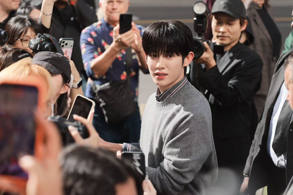 Ccrdebe's tweet photo. 시우 너무 예뻐! 랑방이랑 시우, 완전 기대돼!

PARK SIWOO AT LANVIN PFWSS27

#PARKSIWOOxLANVIN
#PARKSIWOO
#LANVINPFWSS27 https://t.co/gINXLUpPZl