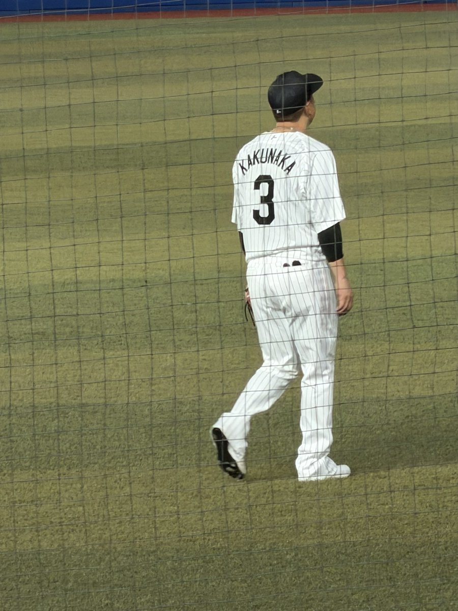 kinchan777get's tweet photo. 角ちゃん今まで
キャンプ、シーズン、WBC、オールスター、引退試合と沢山楽しませてもらった！
なんかさみしいし、名残惜しいけど、、、
20年現役を続けたのは凄かった！
本当にお疲れ様でした！
これからの長い人生も角ちゃんらしく！
ありがとう😊
#角中勝也 #ロッテ #引退 https://t.co/X7EisS11wL
