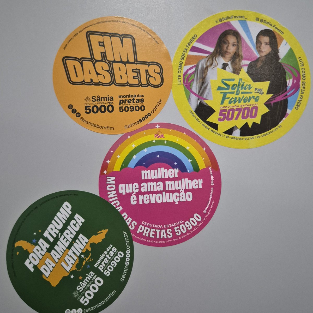 creekcreep's tweet photo. #BOm dia eu <3 as figurinhas do psol https://t.co/fNcUVhXC7Y