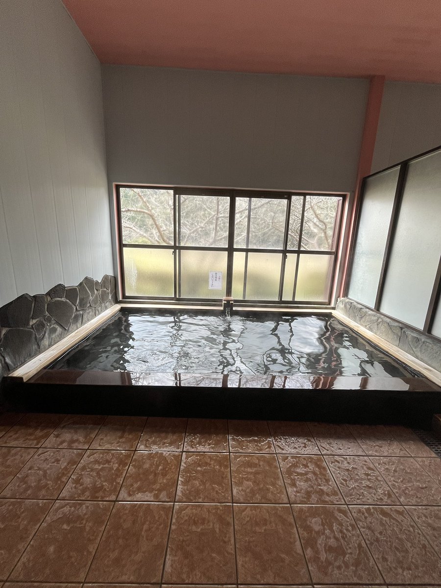 hotspringsrec's tweet photo. 華まき温泉
源泉約35°Cほどのぬる湯で一度入ったら出られない気持ちよさ
ヌルヌルトロトロで体に泡付きも
ぬる湯の中では個人的ランキング上位かも
貸切風呂も利用できるようです
ぬる湯の名湯 https://t.co/PcCMUTIi6k