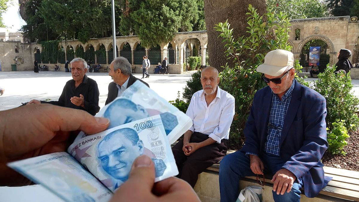 urfadegisim63's tweet photo. Kademeli emeklilikte yeni gelişme! Ortak kanun teklifi için düğmeye basıldı
https://t.co/N5sJbpkvTS
#EmekliOnuruiçinMeydanlarda 
#urfa
#para https://t.co/1nATZdofuu