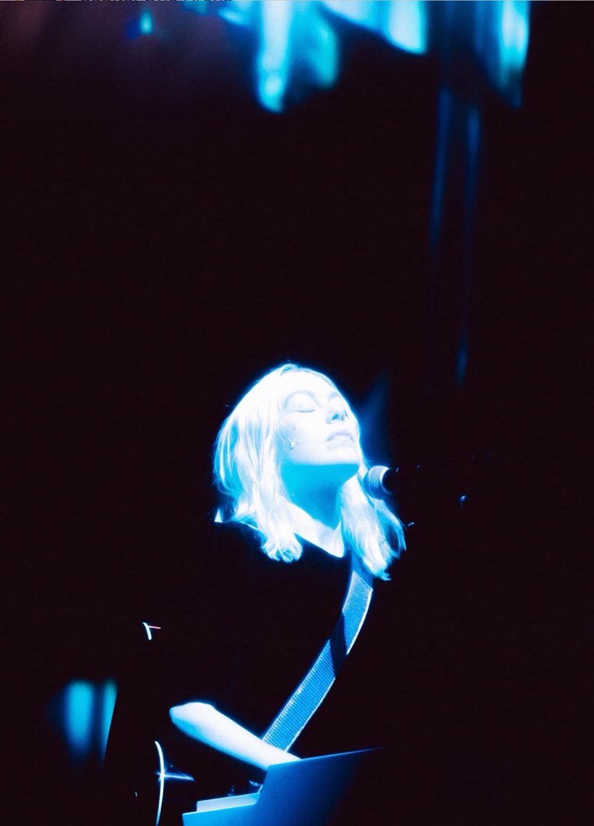 sourcebridgers's tweet photo. Phoebe Bridgers on stage in Washington 🌌 https://t.co/AWrleILz6O