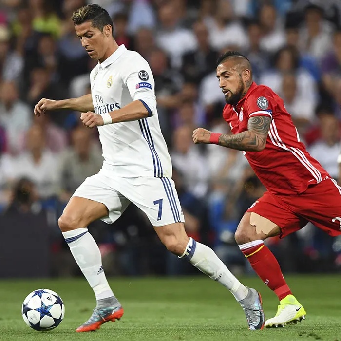 theMadridZone's tweet photo. 🚨🗣️ Arturo Vidal: “Cristiano Ronaldo? He is the one who put Portugal among the best international teams in the world.

He took football &amp; Portugal to another level. He has my complete support. He’s among the top 4 in history. 

It’s total disrespect what they’ve done to him.” https://t.co/063E0Nzlfx