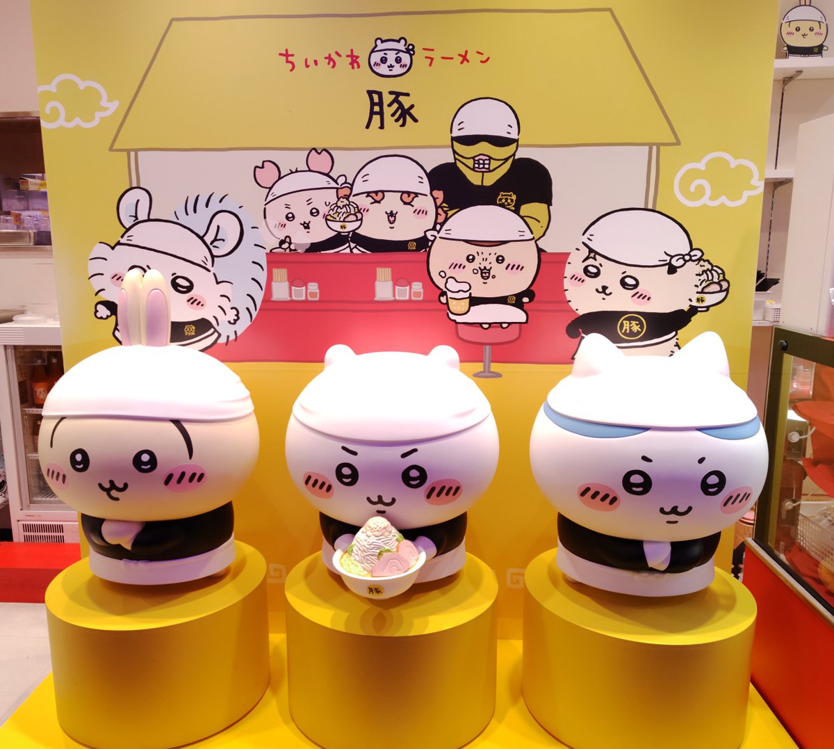 greentea09191's tweet photo. 実はちいかわﾗｰﾒﾝの為に（？）職場の若い娘さん達にちいかわをレクチャーして貰っていたんですが、
「みどりさん絶対ミニしか無理だから」と言われ…
案の定ミニ（野菜は増した）で夕飯が要らなかったです(*´ω｀*)ﾌﾌ←体型に似合わず少食 https://t.co/8qimjcYI8W