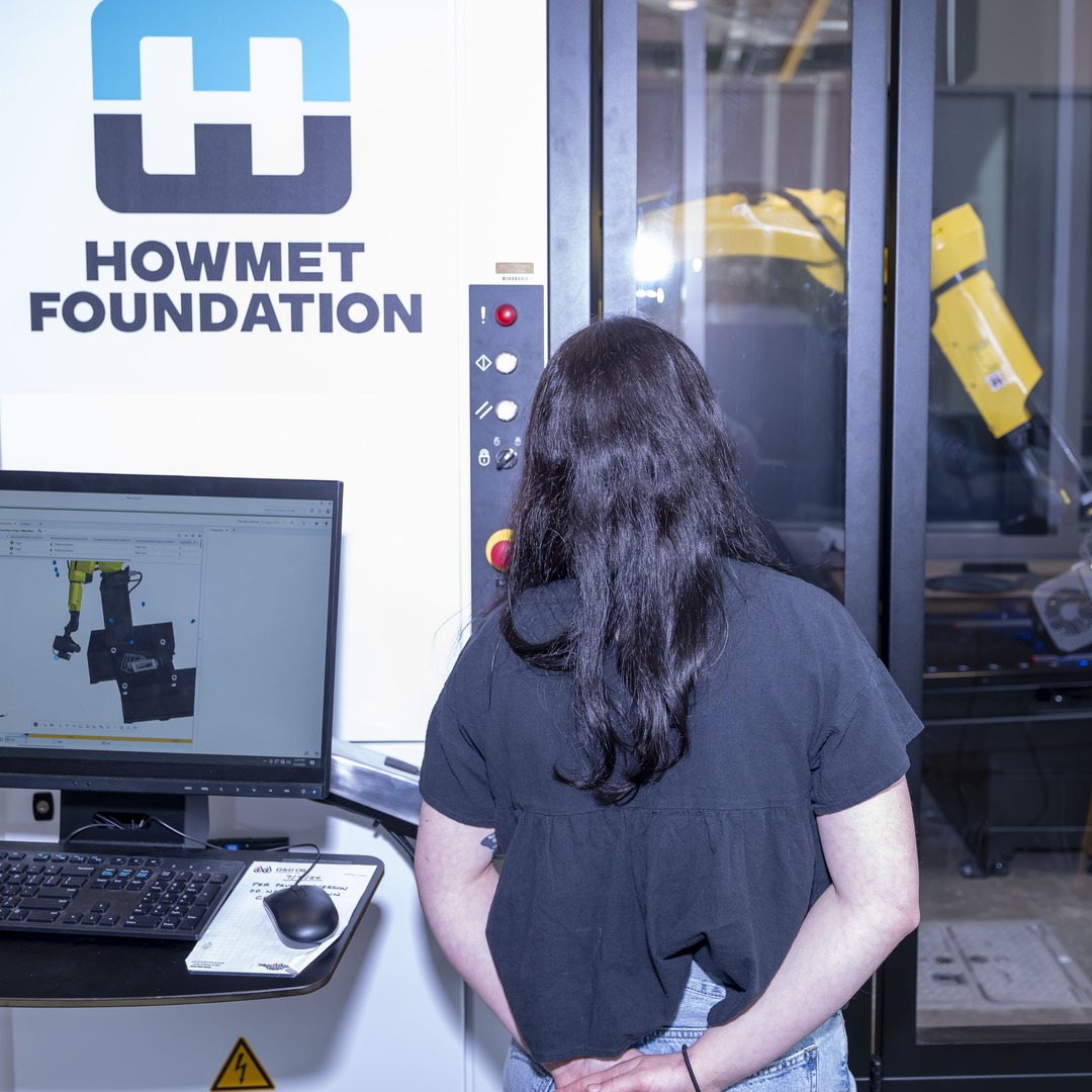 PurdueEngineers's tweet photo. A clay sculpture, a five-micron 3D scan and 25 hours of overnight CNC machining in titanium: How Indiana artists and @LifeAtPurdue engineers made the Neil Armstrong Space Prize.

Full story: https://t.co/E398OK3KvU https://t.co/KHIwlt0r7i