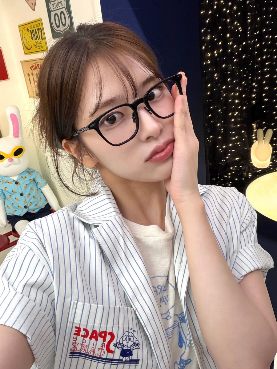 IVEstarship's tweet photo. [📸] 
261002 #우주떡집

#IVE #아이브
#ANYUJIN #안유진 https://t.co/OqQJv9lw8W