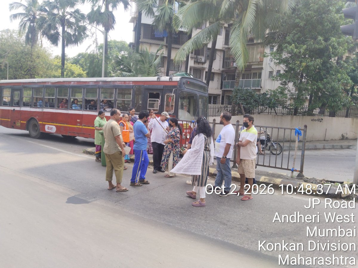 BJP4Mumbai's tweet photo. वर्सोवा विधानसभा, वर्सोवा मंडळ, वॉर्ड क्र. 59 येथील यारी रोड परिसरात देशाचे लोकप्रिय पंतप्रधान माननीय श्री @narendramodi जी यांच्या वाढदिवसानिमित्त #SevaSankalpAbhiyan अंतर्गत #SevaMeraYogdan या उपक्रमाच्या माध्यमातून स्वच्छता अभियान राबविण्यात आले.

 मंडळ अध्यक्ष श्री. स्नेहित नागा जी यांच्या आयोजनातून झालेल्या या उपक्रमात पदाधिकारी, कार्यकर्ते तसेच नागरिकांनी उत्स्फूर्त सहभाग नोंदवला. स्वच्छ आणि आरोग्यदायी परिसराच्या निर्मितीसाठी सर्वांनी एकत्रितपणे पुढाकार घेतला.