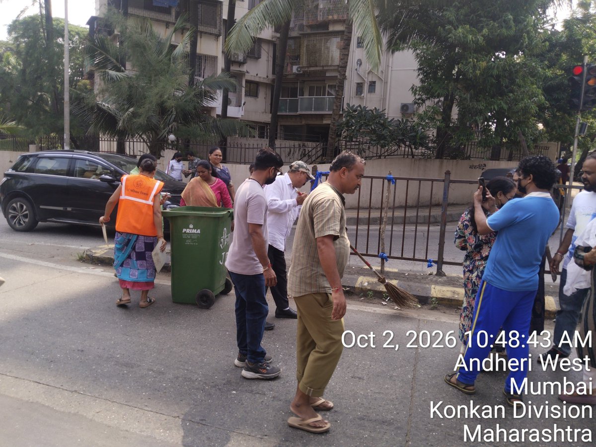 BJP4Mumbai's tweet photo. वर्सोवा विधानसभा, वर्सोवा मंडळ, वॉर्ड क्र. 59 येथील यारी रोड परिसरात देशाचे लोकप्रिय पंतप्रधान माननीय श्री @narendramodi जी यांच्या वाढदिवसानिमित्त #SevaSankalpAbhiyan अंतर्गत #SevaMeraYogdan या उपक्रमाच्या माध्यमातून स्वच्छता अभियान राबविण्यात आले.

 मंडळ अध्यक्ष श्री. स्नेहित नागा जी यांच्या आयोजनातून झालेल्या या उपक्रमात पदाधिकारी, कार्यकर्ते तसेच नागरिकांनी उत्स्फूर्त सहभाग नोंदवला. स्वच्छ आणि आरोग्यदायी परिसराच्या निर्मितीसाठी सर्वांनी एकत्रितपणे पुढाकार घेतला.