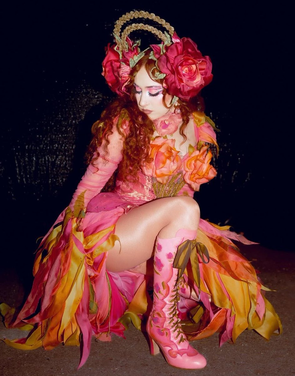 d0pe2death's tweet photo. 31 DAYS OF CHAPPELLWEEN ⋆˙⟡
Day 2: The Rose 💐 https://t.co/ggqFaLSnq8