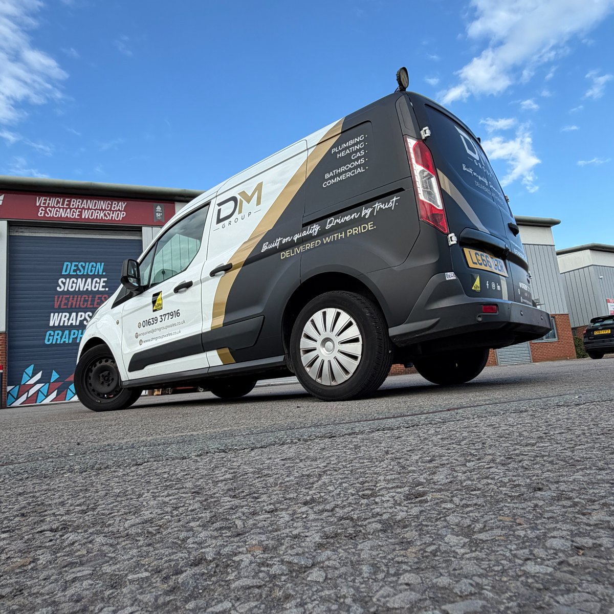 EliteSigns's tweet photo. Your vehicle shapes how people see your business. DM wanted premium and recognisable. We created the identity to match.

 #standoutwinbig https://t.co/ohw00oQgET