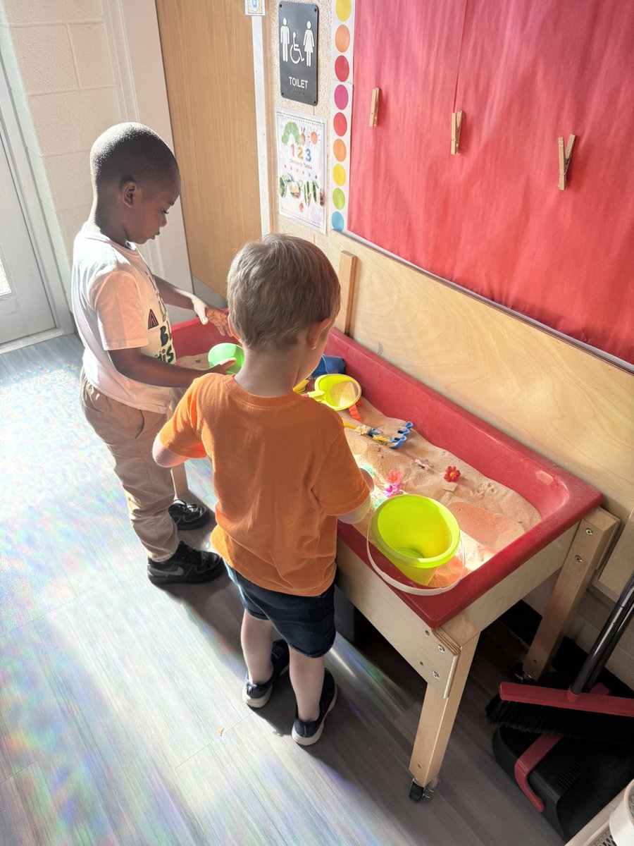 AGHoulihan's tweet photo. Fantastic visit this morning @ShilohValleyPS to โ
out Play-Based Kindergarten! Big time shout out to an amazing group of K teachers and IAโs for creating a culture of learning and application. Outstanding job! #TeamUCPS #BeTheBest ๐๐ฏ https://t.co/XhF9N2pVhS