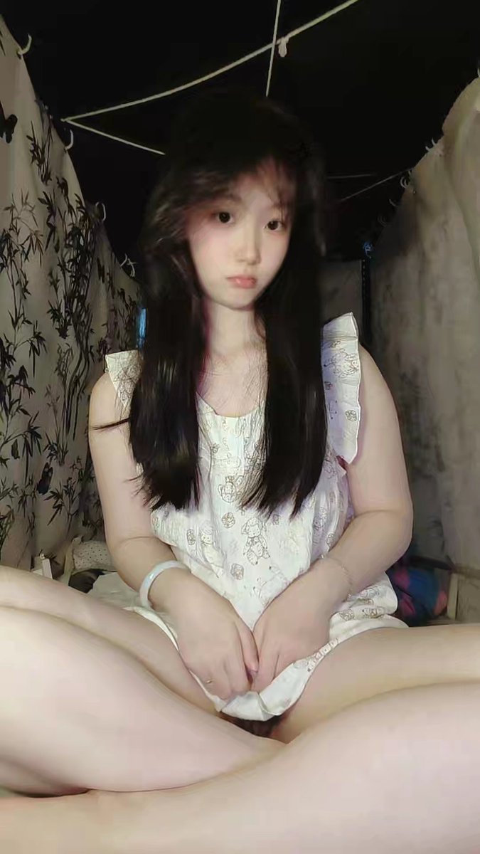 beibei_070707's tweet photo. 冷嗖嗖的 #女大 #反差 #宿舍 https://t.co/PxUydtFs7B