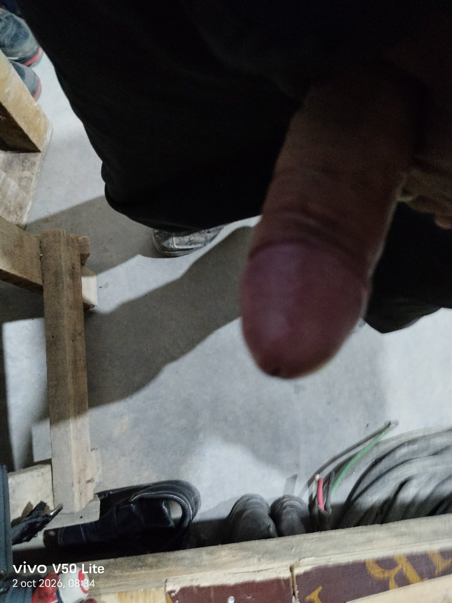 Victor834758170's tweet photo. Así ahorita en el trabajo alguien me ayuda a deslecharme rico 🤤 en una plática hot escribe ando super caliente https://t.co/yWcuZzpLL9