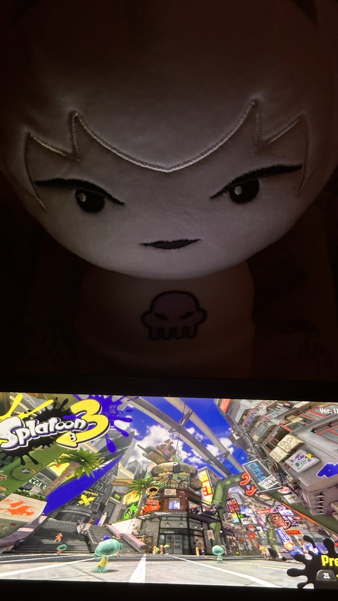 DrPepper2DaNeck's tweet photo. rose playing splatoon https://t.co/QhJJTkAltM