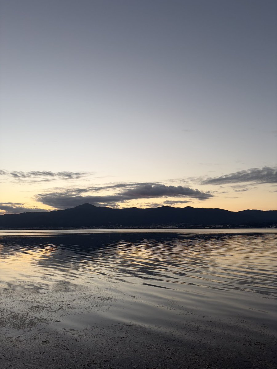 tanak_69m's tweet photo. 琵琶湖行ってきた夕日がめっちゃ綺麗だった https://t.co/7R0vxtrvqs