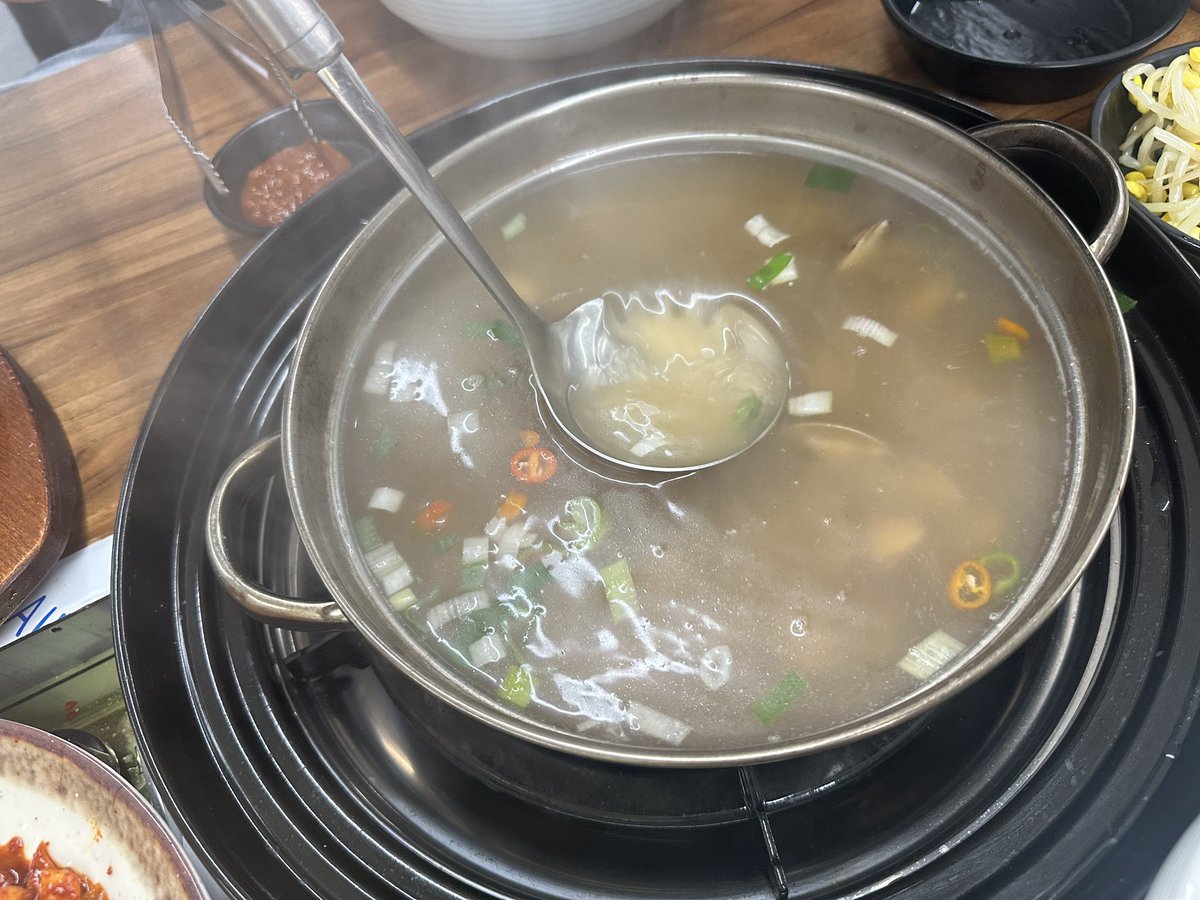andohpapa's tweet photo. @salon_ena あ〜ダメか〜>_<

2024.2.20
光化門近くの店でこんな感じの物を食べた。
辛かったけど美味しかった。

もう少し辛く無いコレを食べたいんです。笑 https://t.co/uuzcUDncOy