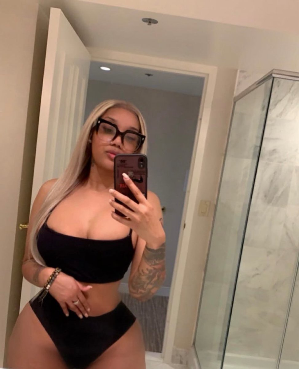 QuezadaYerty's tweet photo. who want some sloppy head ?
#freaks #cltfreaks #ncfreaks #704freaks #bbc #sloppyhead #sneakylink #nsfwtwt https://t.co/pZY0SgtwcT