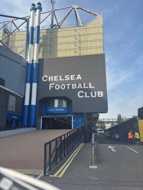 OABrightstowe's tweet photo. What an incredible experience for our students at Chelsea FC!
Experiences like this are invaluable for our students, inspiring them to see where sport can take them and encouraging them to continue pursuing their sporting ambitions. 💙⚽ https://t.co/1cL2I31DTQ
