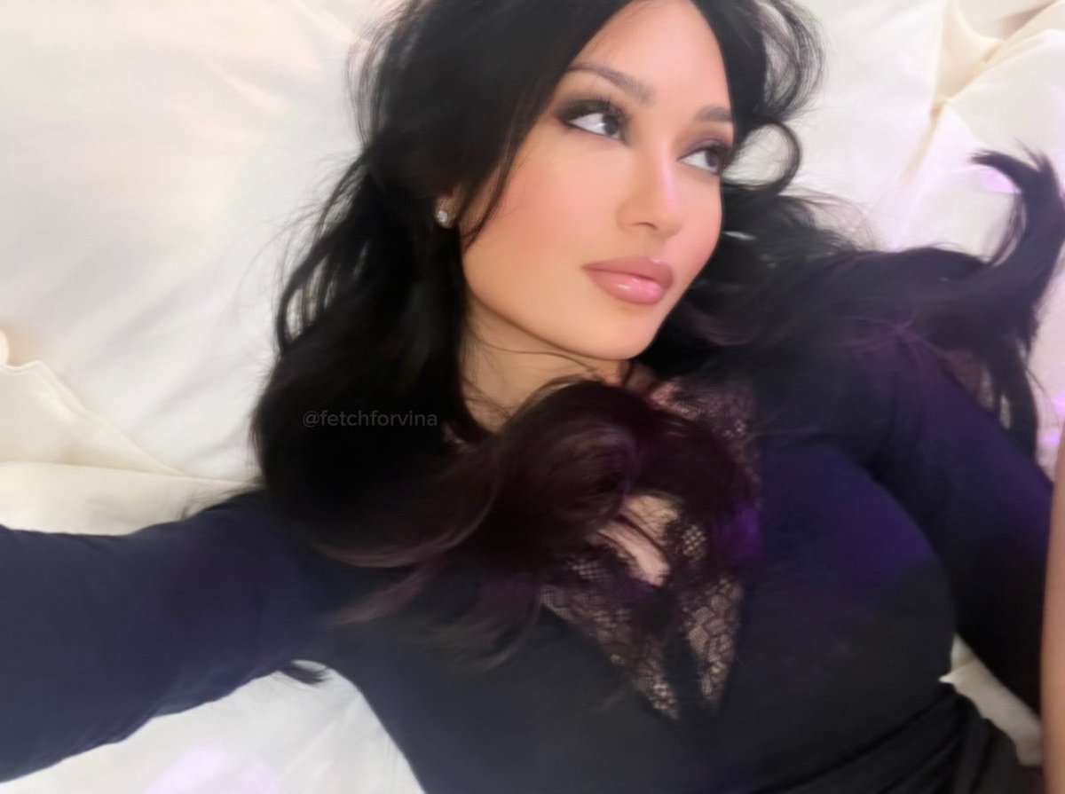 fetchforvina's tweet photo. long as my bitches love me https://t.co/HKpvvxCuJq