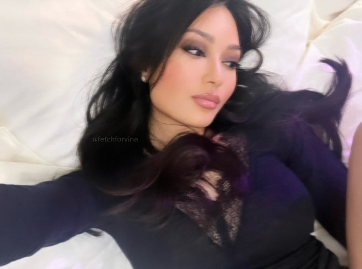 fetchforvina's tweet photo. long as my bitches love me https://t.co/HKpvvxCuJq
