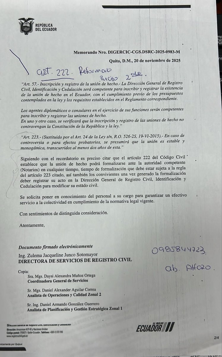 jolismazon's tweet photo. Ing. Zulema Junco Sotomayor, si usted tuviera un asesor legal medianamente competente, le habría advertido que no puede reformar la Ley mediante un Memorando.

Esta tontería de exigir 2 años para inscribir una unión de hecho la hemos discutido y aclarado hace al menos una década. 

Nadie puede impedirme ir ante un notario y decirle que formalice una unión de hecho que empezó ayer, si esa es la verdad. Y ustedes, como Registro Civil, están obligados a inscribirla.

Punto.