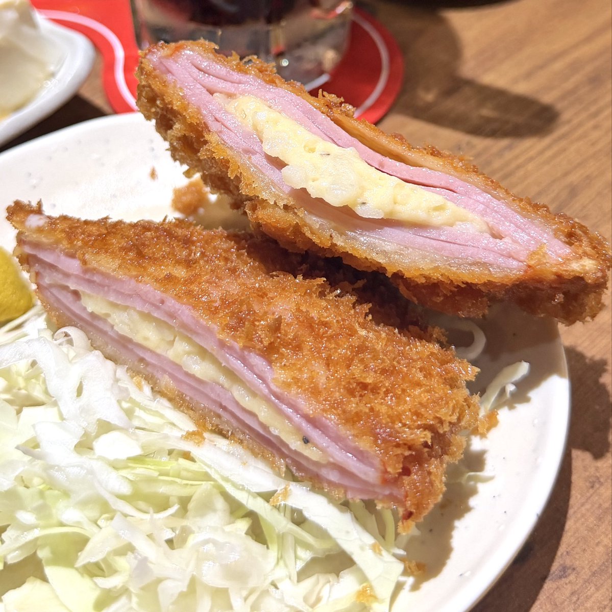 1000bero_net's tweet photo. ポテサラ特製ハムカツ。
たまにこういう変化球で呑みたくなる。 https://t.co/apZ9mYMhC7