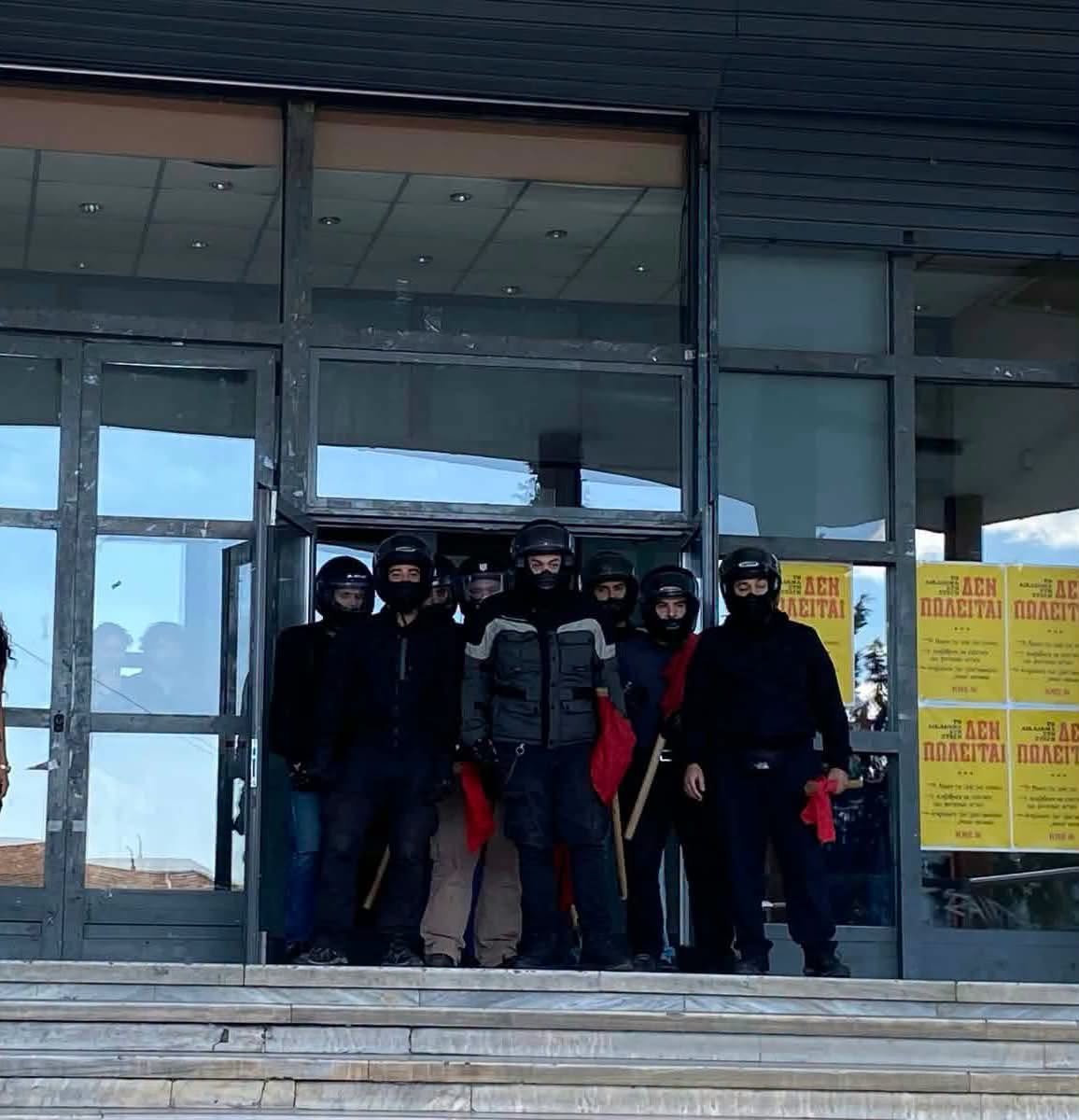 anpolorg's tweet photo. [Θεσ/νίκη] ΤΑ ΕΑΑΚ ΕΙΝΑΙ ΟΙ ΣΩΜΑΤΟΦΥΛΑΚΕΣ ΤΟΥ ΚΡΑΤΙΣΜΟΥ ΣΤΑ ΠΑΝΕΠΙΣΤΗΜΙΑ

Ανακοίνωση της Συλλογικότητας Μαύρο &amp; Κόκκινο και της ΑΣΦ Quieta Movere σχετικά με τις τελευταίες χυδαιότητες της γνωστής σπείρας μικρομαφιόζων ΕΑΑΚ/ΑΡΑΣ στη Θεσσαλονίκη

https://t.co/DrCDmNjaET
#antireport https://t.co/wVwCDJ9nmI