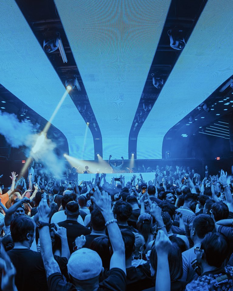 cosmicgate's tweet photo. LA nights.. last weekend 🔥 @academy__la https://t.co/Rv23n4VjPV
