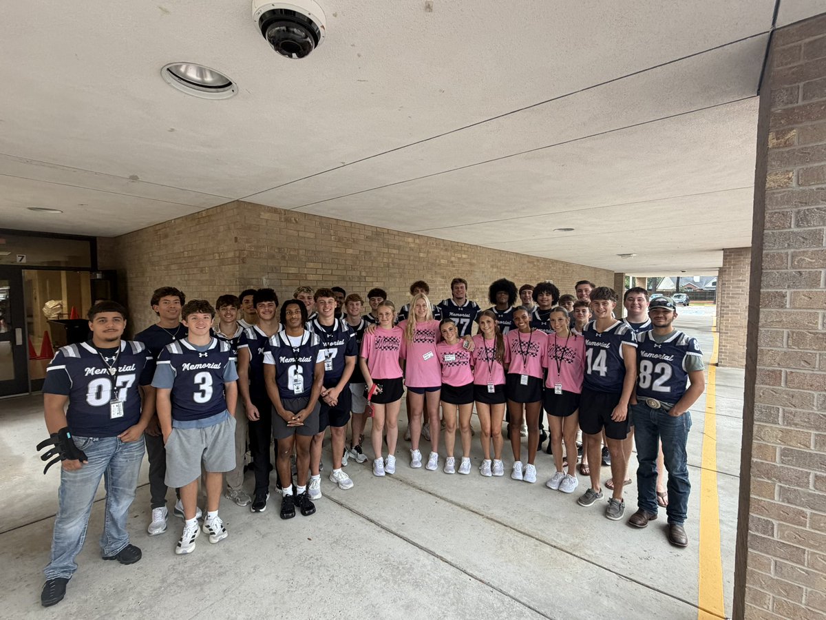 Football_TMHS's tweet photo. It’s a GREAT day to be a Wildcat! #BECATS https://t.co/j78ag6pzNq