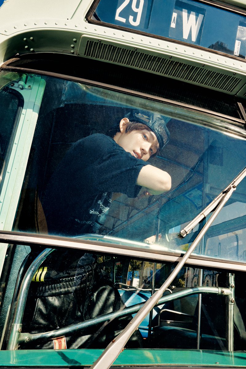 kickflip_jype's tweet photo. Kick Off The Wall MV Photo💚🚌  #2

KickFlip The 5th Mini Album "KICK OFF THE WALL Pt. 1"
2026.10.06 6PM (KST) Release!

Pre-save &amp; Pre-add : https://t.co/I7T5LNBRJF

#KickFlip #킥플립
#KICKOFFTHEWALL_Pt1 
#KickOffTheWall 
#민제 #케이주 #동현
#Minje #Keiju #Donghyeon https://t.co/2R5OG1lNia