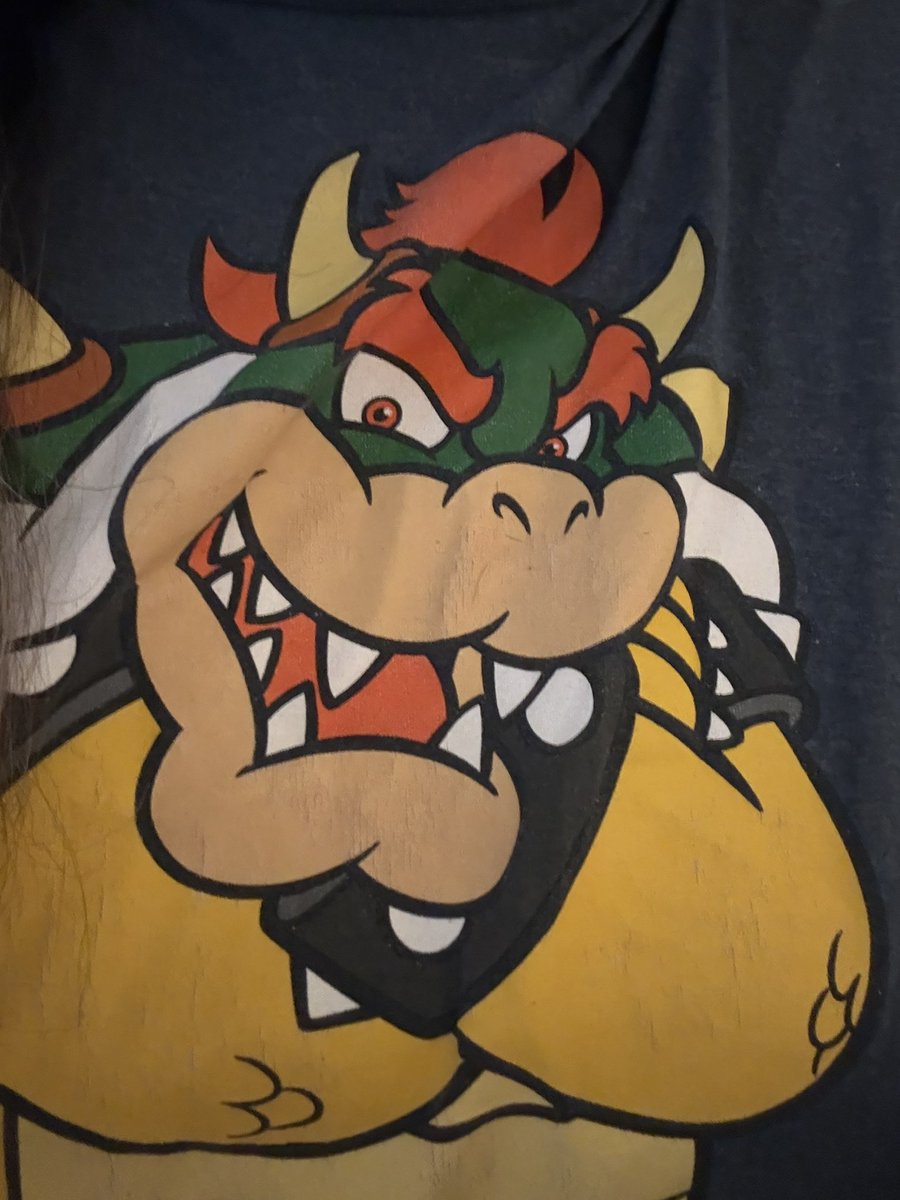 seunzh's tweet photo. the shirt im wearing btw Yall think im getting hired? https://t.co/PcXSJlCURj