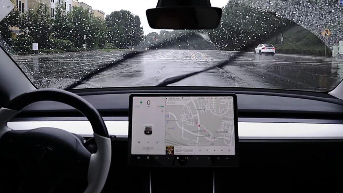 AlJR86's tweet photo. Dear @Tesla,

First off, I love your cars. They're proper engineering masterpieces and I enjoy every drive.

But I have one gripe. Just one, and I think I speak for everyone.

Please fix the automatic wipers.

Living in Ireland, this is not a small issue.

Yours faithfully,
Alex https://t.co/wHMqtvVQTg