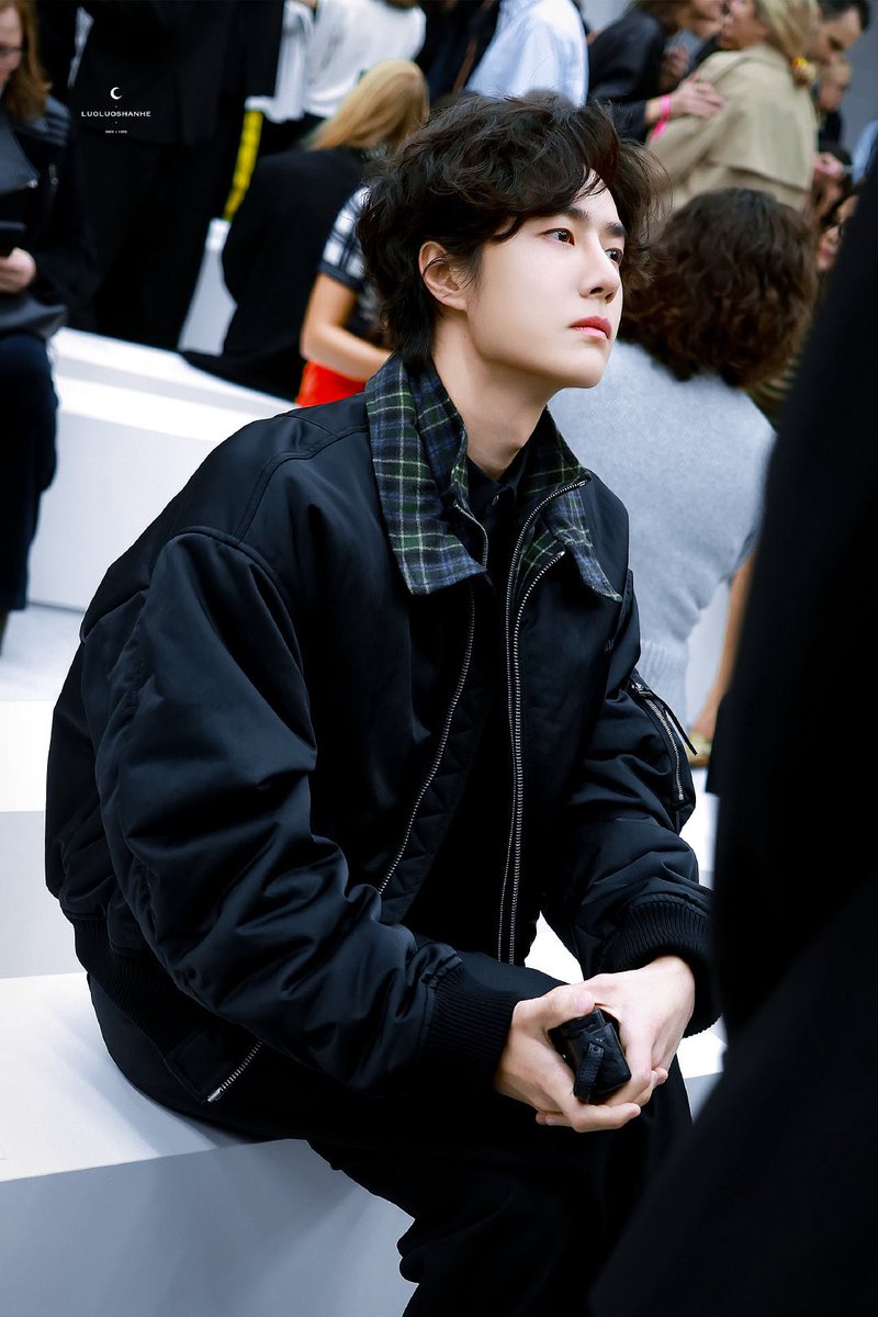 wxyzybxz's tweet photo. 261002 Wang Yibo at LOEWE PFW

SO HANDSOME!!

cr 洛洛山河0805x1005
WANG YIBO AT LOEWESS27
#WangYiboPFWSS27xLoewe https://t.co/QY2u3TmEUQ